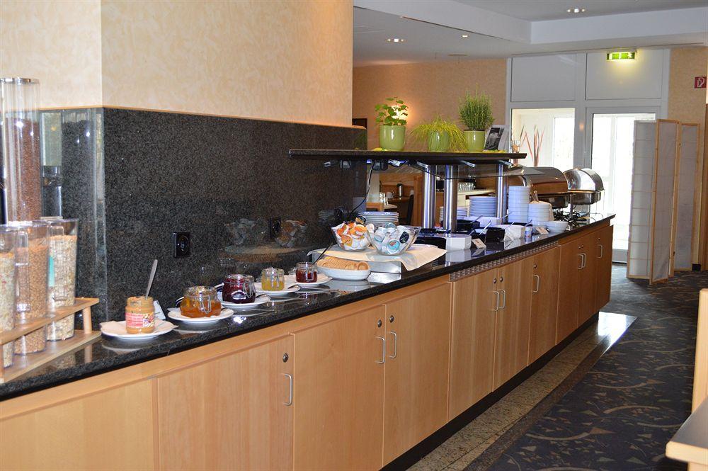 Laatzen Ramada By Wyndham Hannover Messe מראה חיצוני תמונה