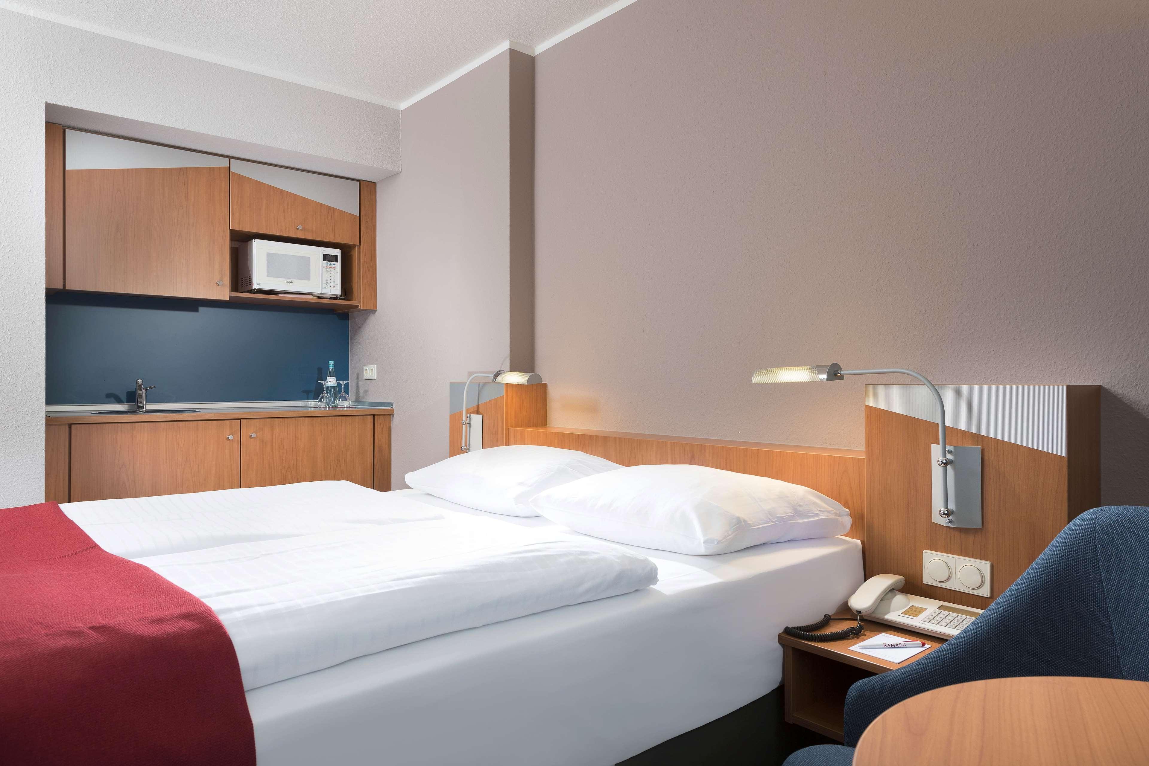 Laatzen Ramada By Wyndham Hannover Messe מראה חיצוני תמונה