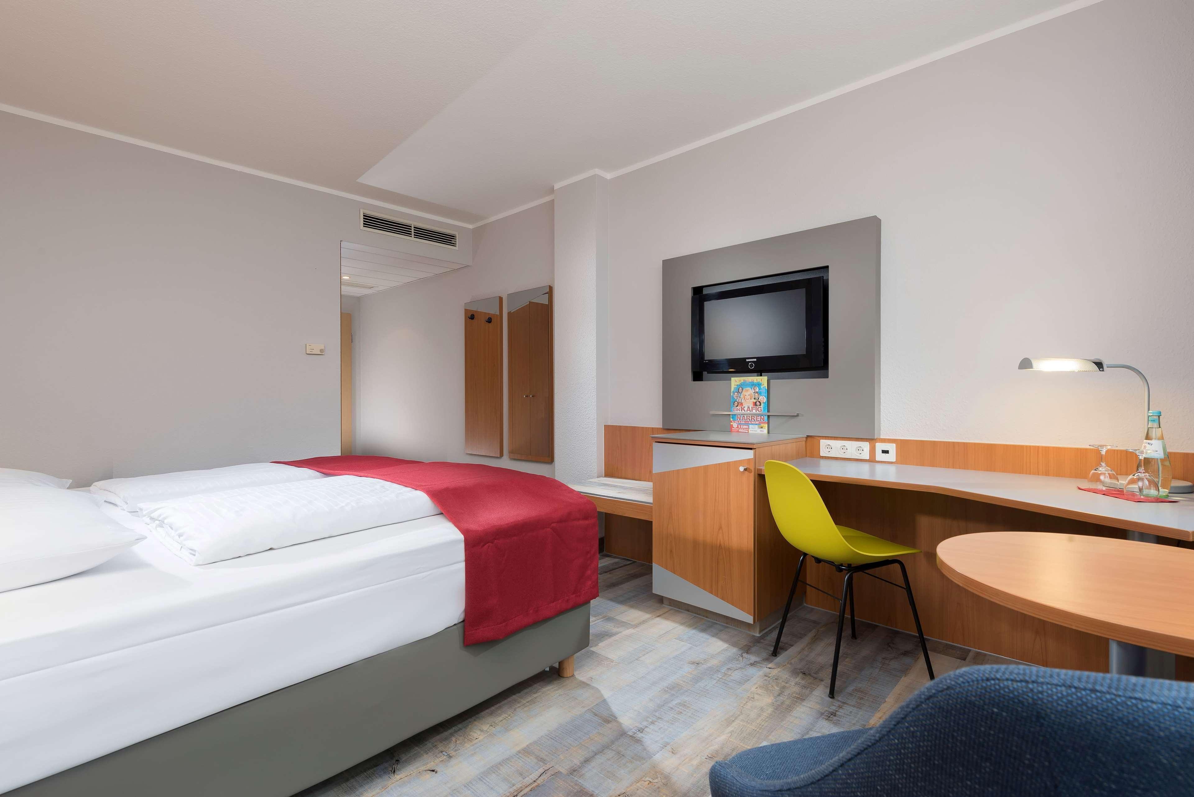Laatzen Ramada By Wyndham Hannover Messe מראה חיצוני תמונה