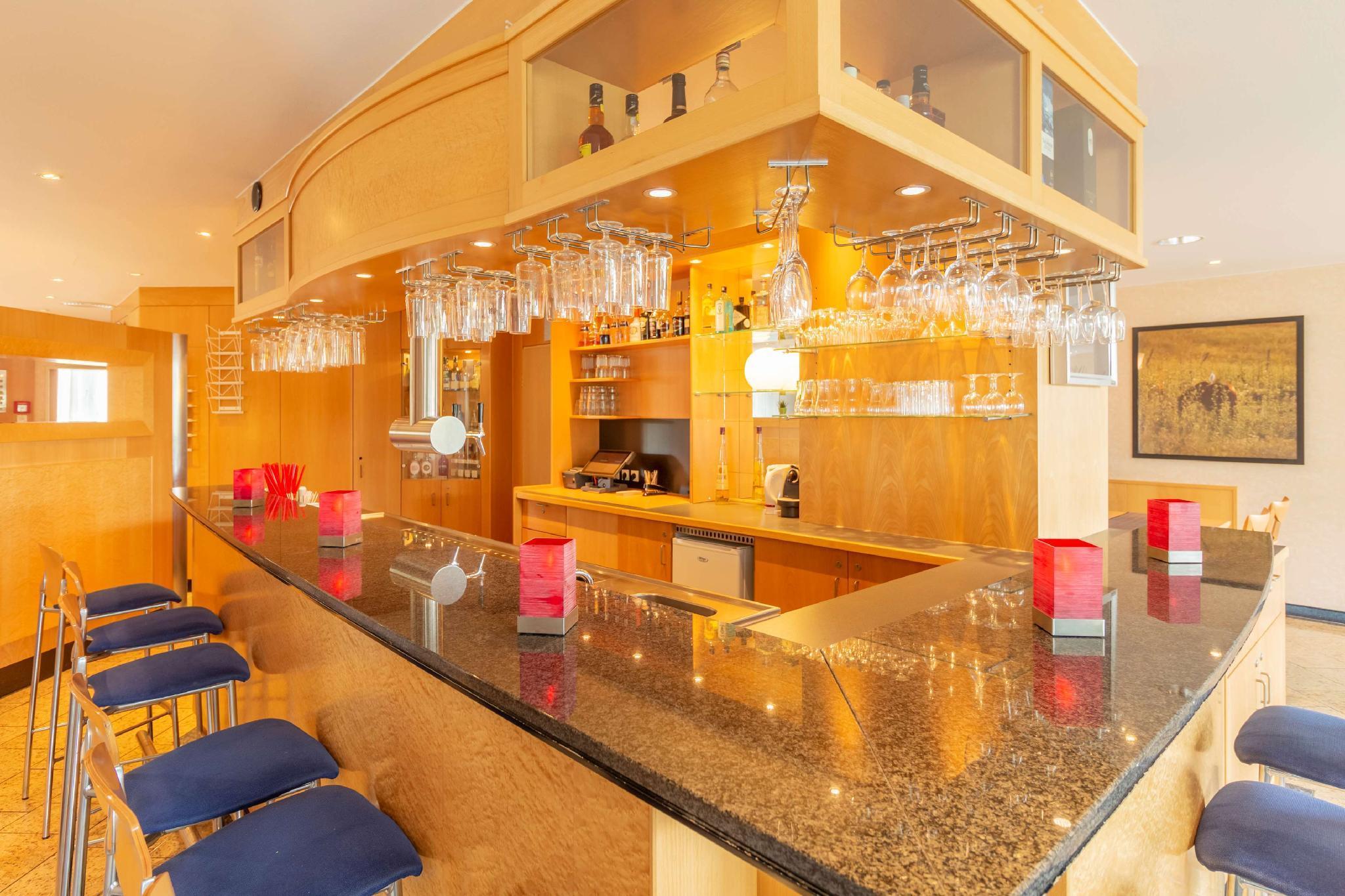Laatzen Ramada By Wyndham Hannover Messe מראה חיצוני תמונה