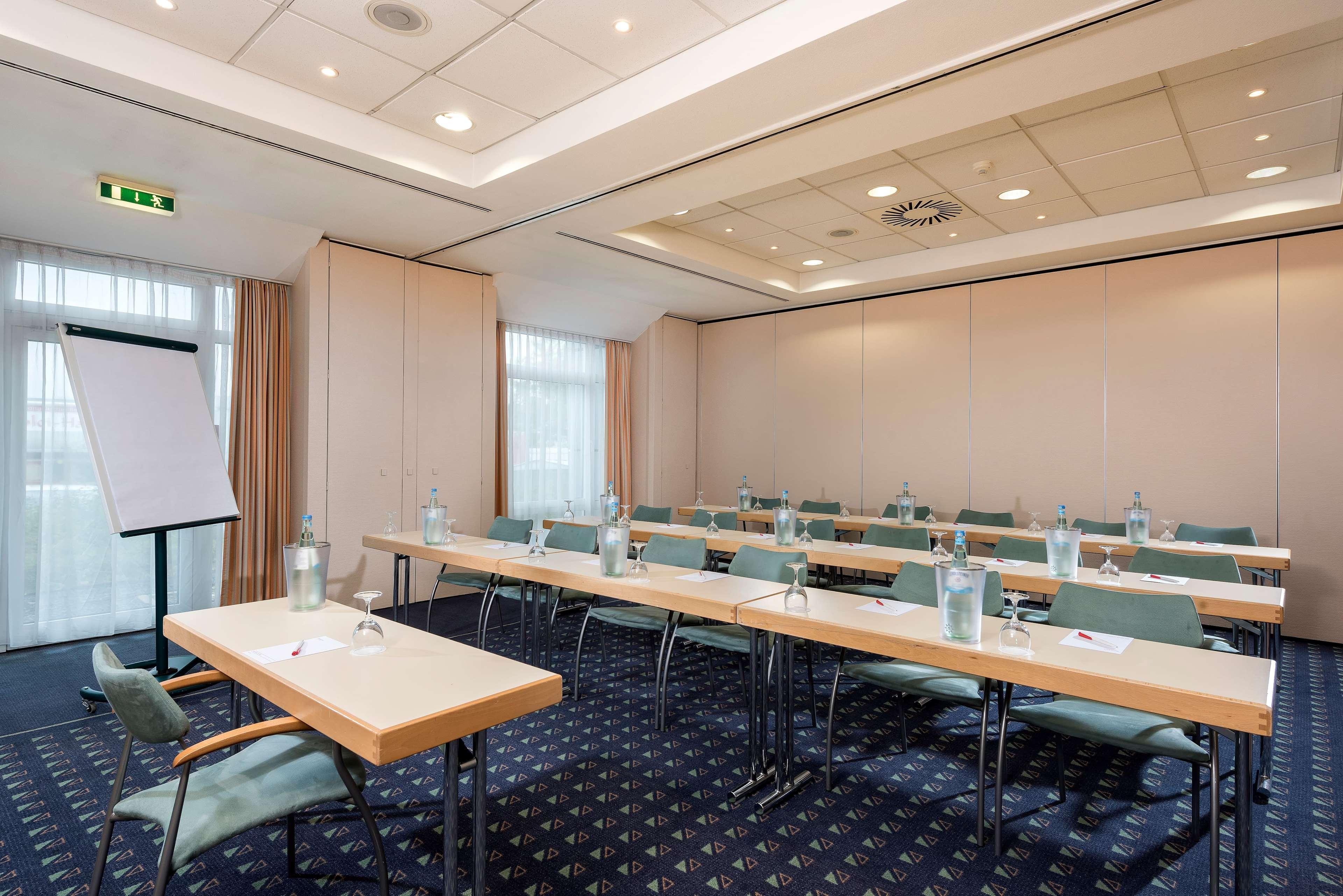 Laatzen Ramada By Wyndham Hannover Messe מראה חיצוני תמונה