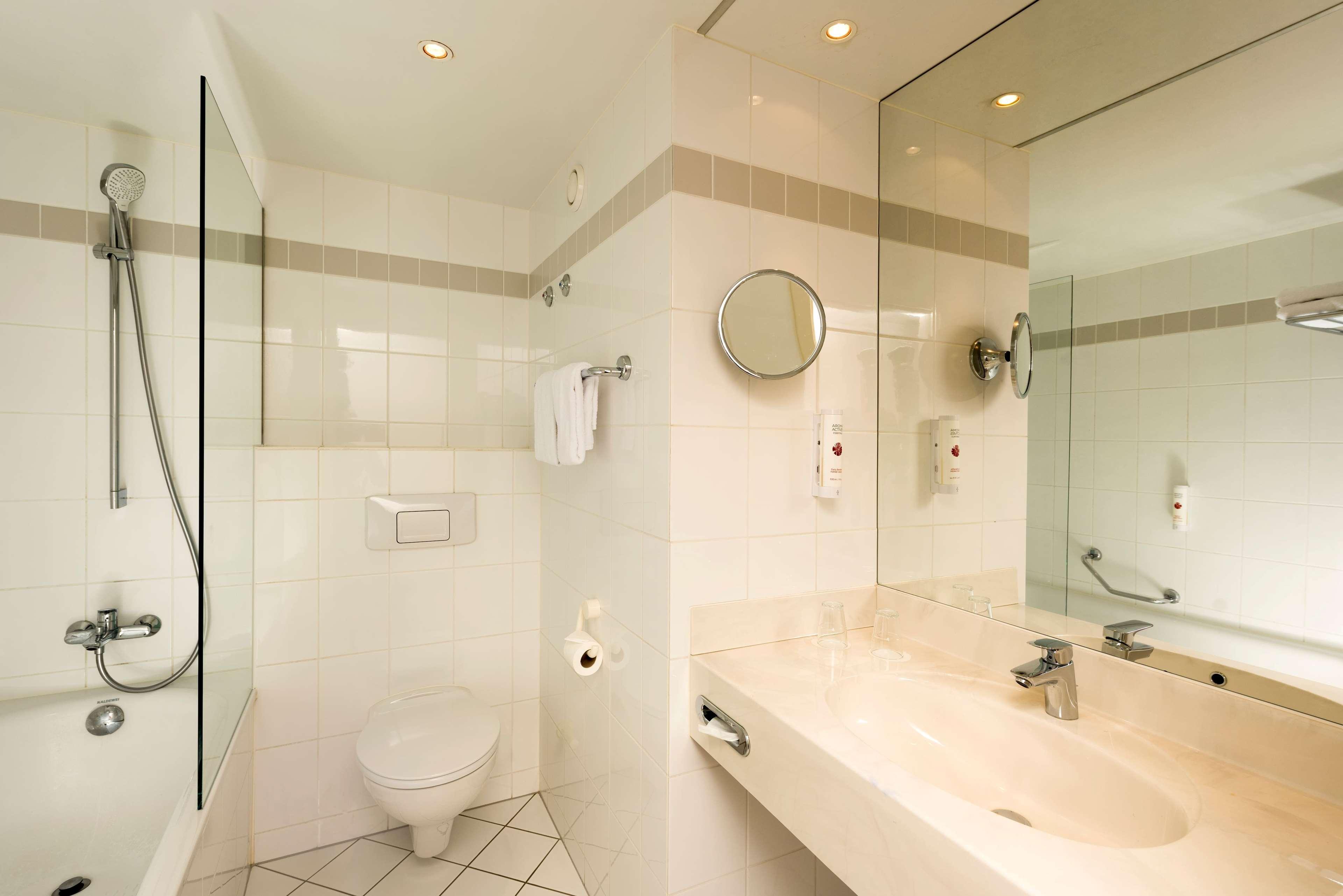 Laatzen Ramada By Wyndham Hannover Messe מראה חיצוני תמונה