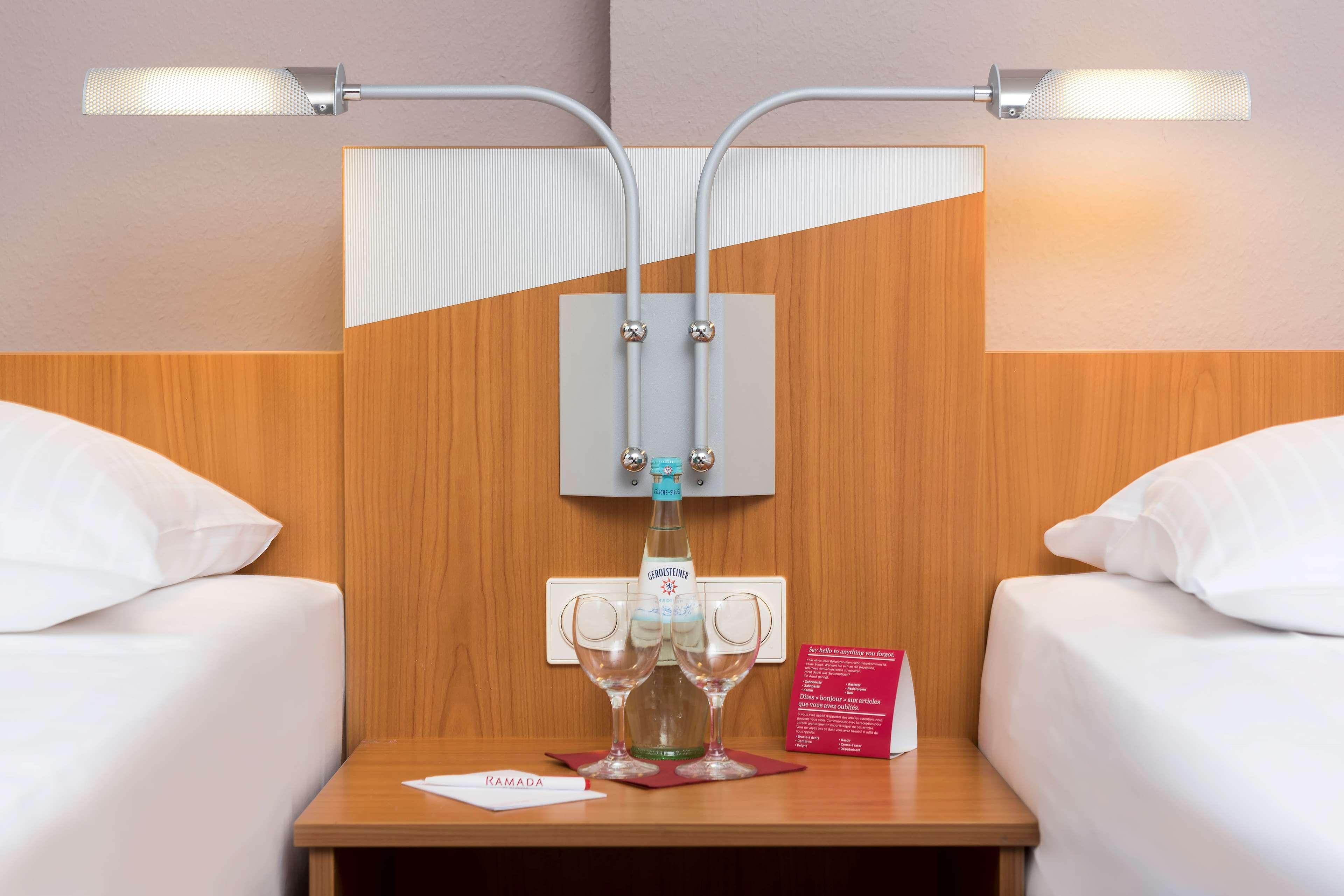 Laatzen Ramada By Wyndham Hannover Messe מראה חיצוני תמונה