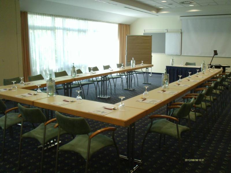 Laatzen Ramada By Wyndham Hannover Messe מראה חיצוני תמונה