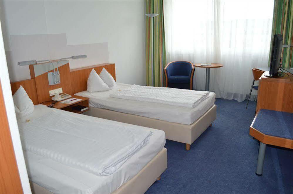 Laatzen Ramada By Wyndham Hannover Messe מראה חיצוני תמונה