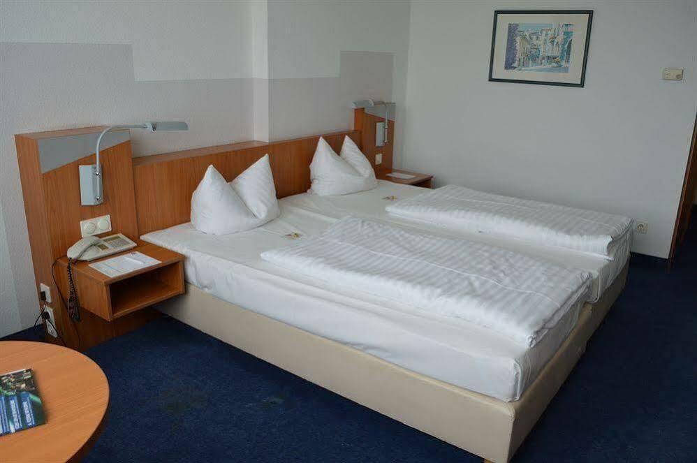 Laatzen Ramada By Wyndham Hannover Messe מראה חיצוני תמונה