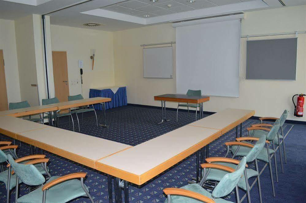 Laatzen Ramada By Wyndham Hannover Messe מראה חיצוני תמונה